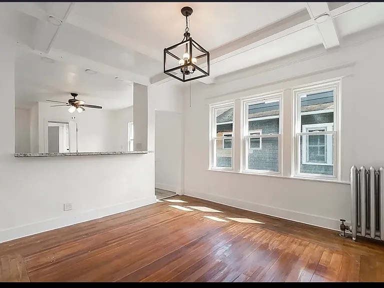 209-211 Oak Grove Ave #2 — Photo 4