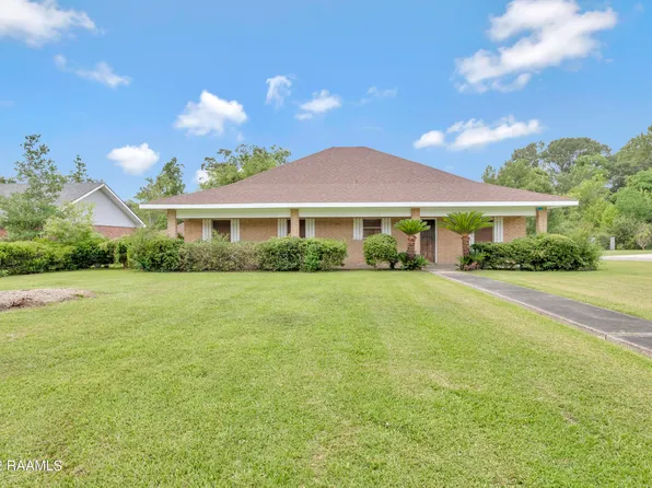 129 Oak Coulee Dr, Lafayette, LA 70507