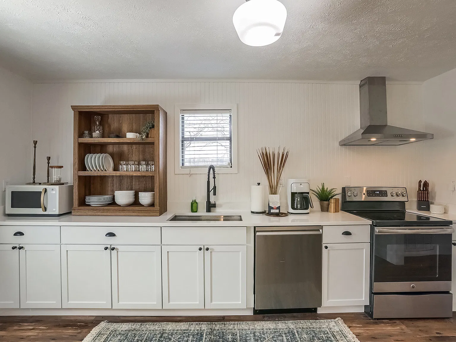 2 bed, 916 sqft, $1,600 — Photo 4
