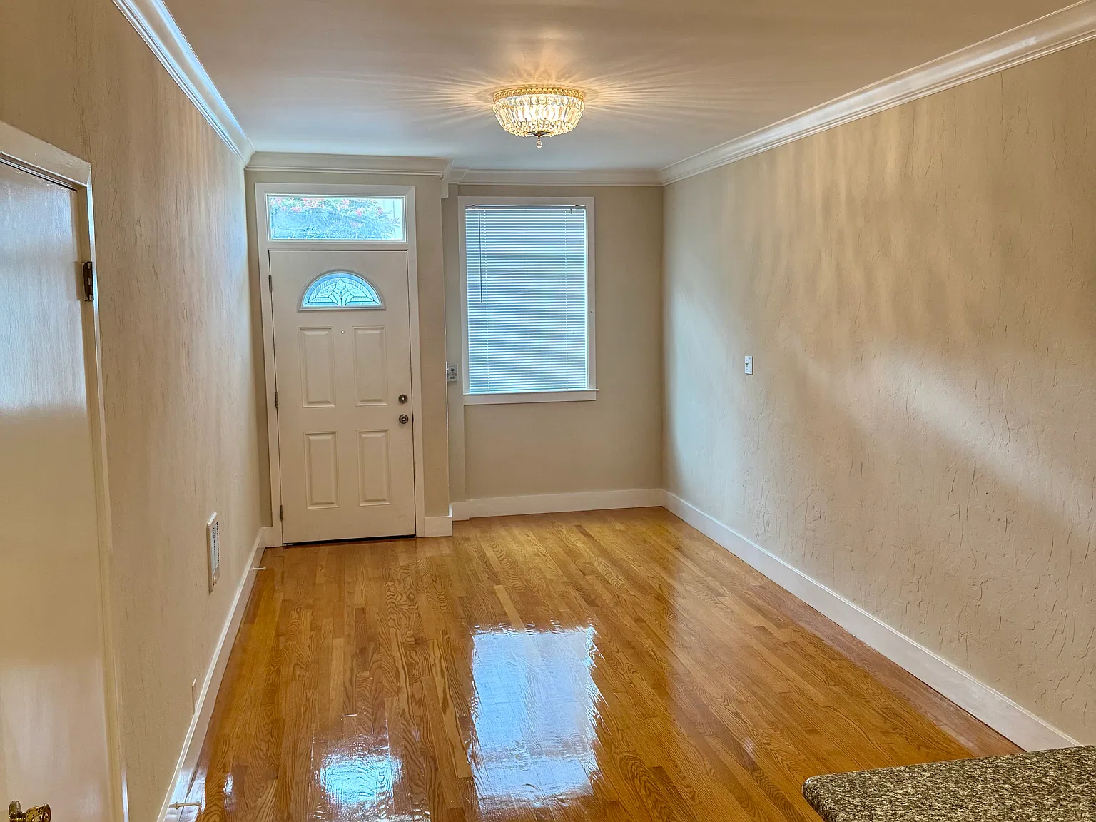 1 bed, 800 sqft, $3,100 — Photo 4