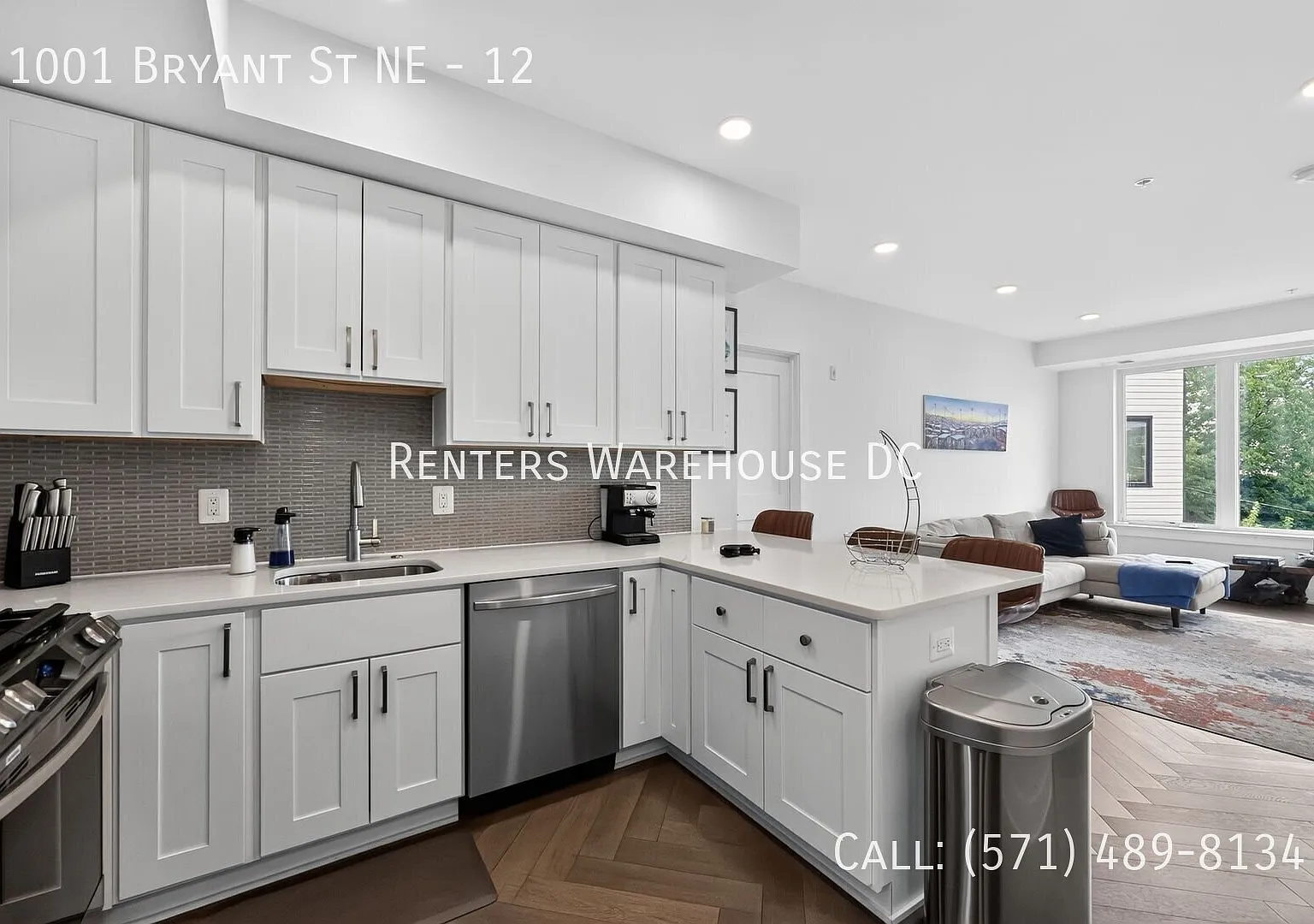 Contemporary 2BR/2BA Residence with Designer Finishes & optional parking — Photo 4