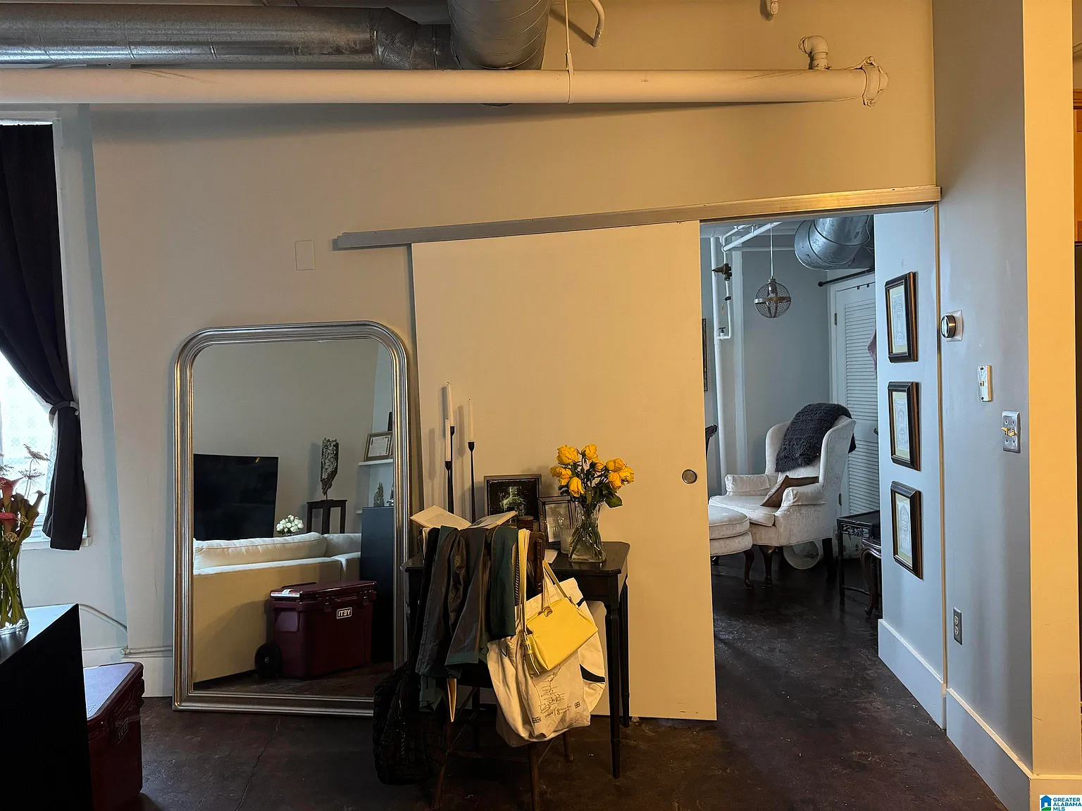2 bed, 1.0 bath, $1,650 — Photo 3