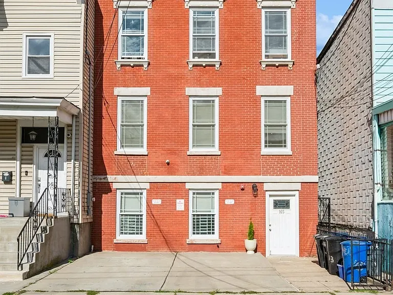 165 Webster Ave #1 — Photo 28