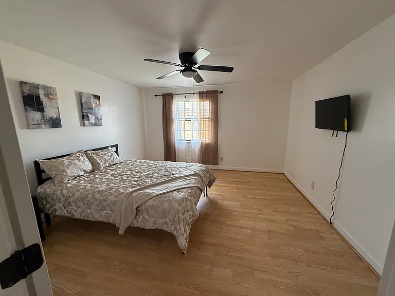 6004 Graston Ave — Photo 14