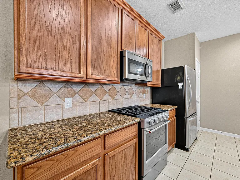10306 Nickel Grove Dr — Photo 14