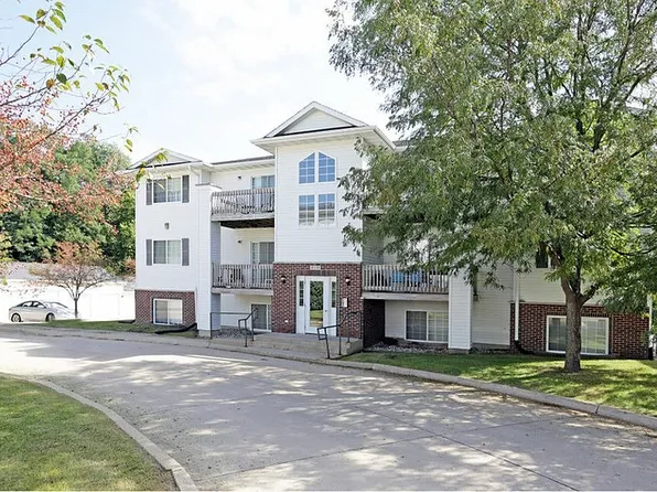 Stonegate, 4200-4428 Armar Dr SE, Cedar Rapids, IA 52403