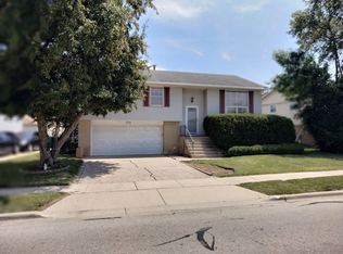 591 Belmont Dr, Romeoville, IL 60446