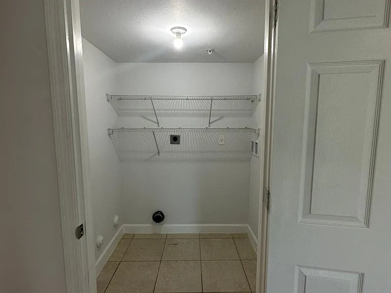 21050 SW 87th Ave #208 — Photo 8