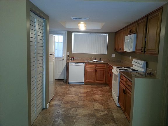 4th image of 3301 W Loma Ln Unit 2