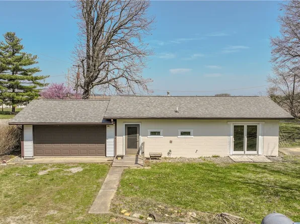 20026 N County Road 2450e, Oakland, IL 61943