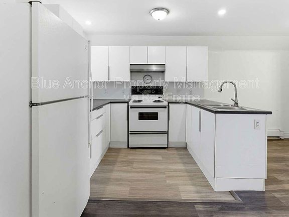 2nd image of 404 Montreal St Unit 2