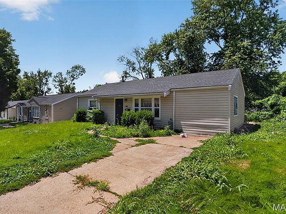 2nd image of 9851 Vickie Pl