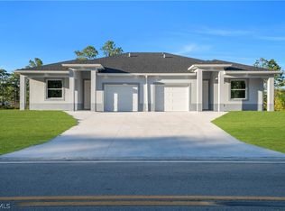 913 E 12th St, Lehigh Acres, FL 33972