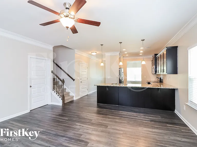209 Prescott Cir — Photo 4