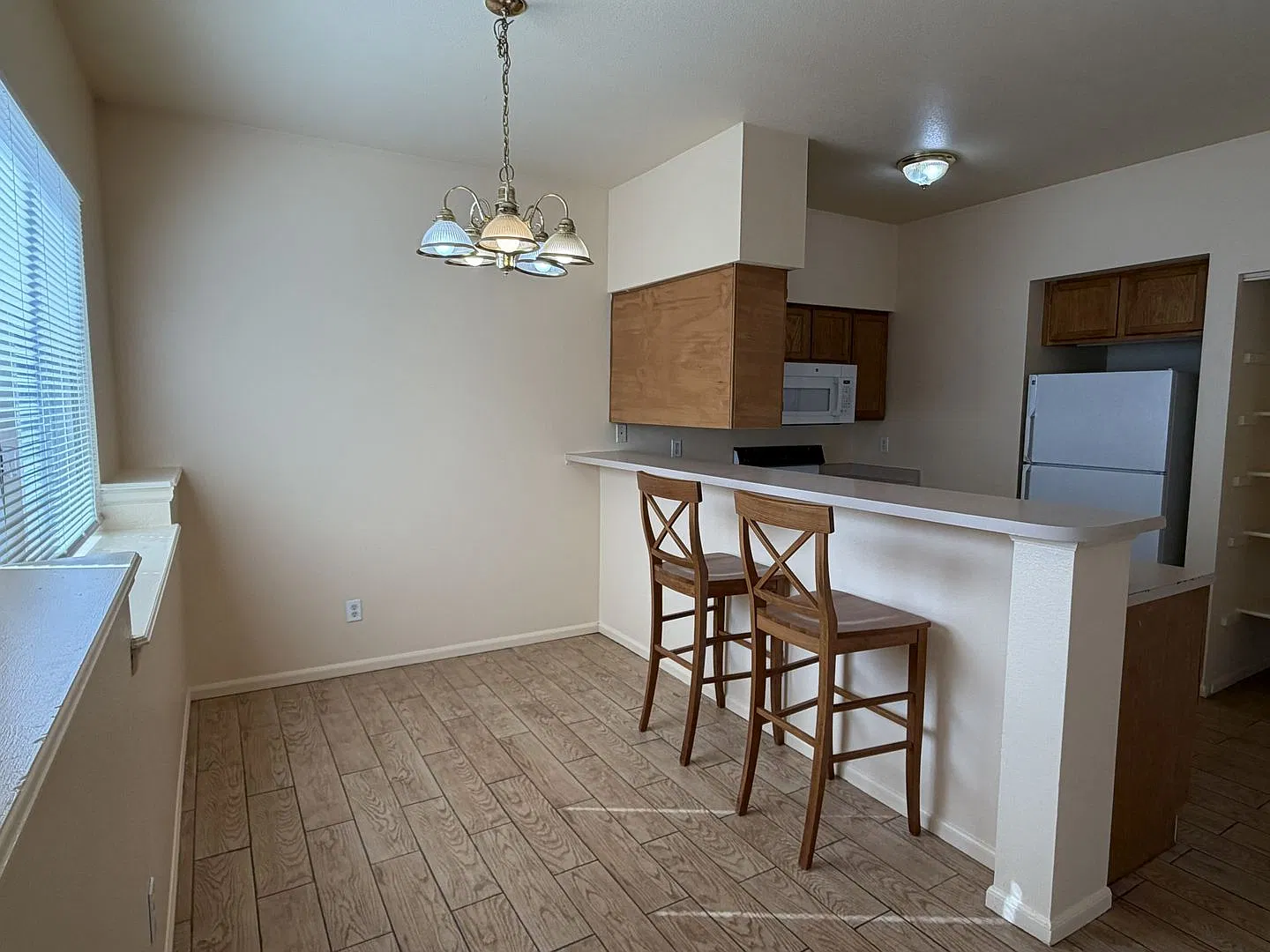629 S Sherwood St — Photo 4