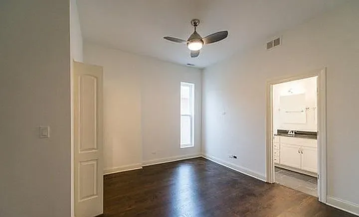 Building Photo - 2204 W Warren Blvd #1