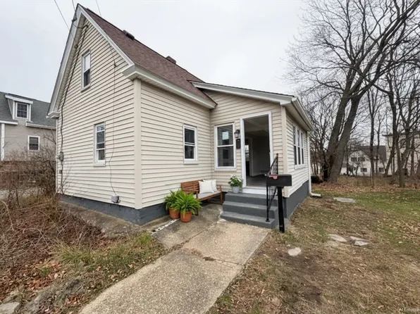 448 Pleasant St, Gardner, MA 01440