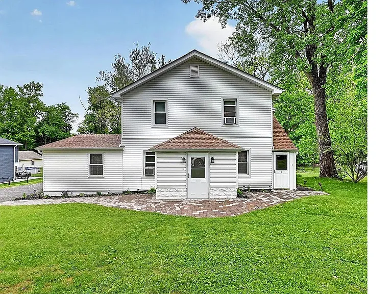 14 Hoover Pl #A — Photo 1