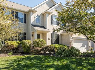 8052 Summerhouse Dr E, Dublin, OH 43016