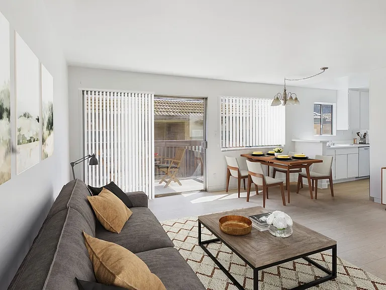 La Cresta Apartments — Photo 3