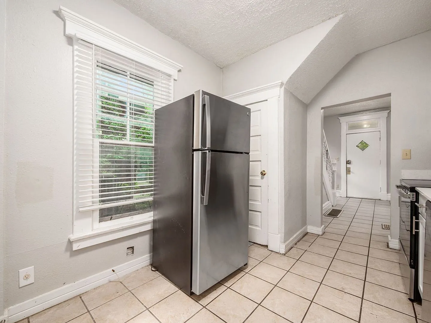 4 bed, 2.0 bath, $3,099 — Photo 4