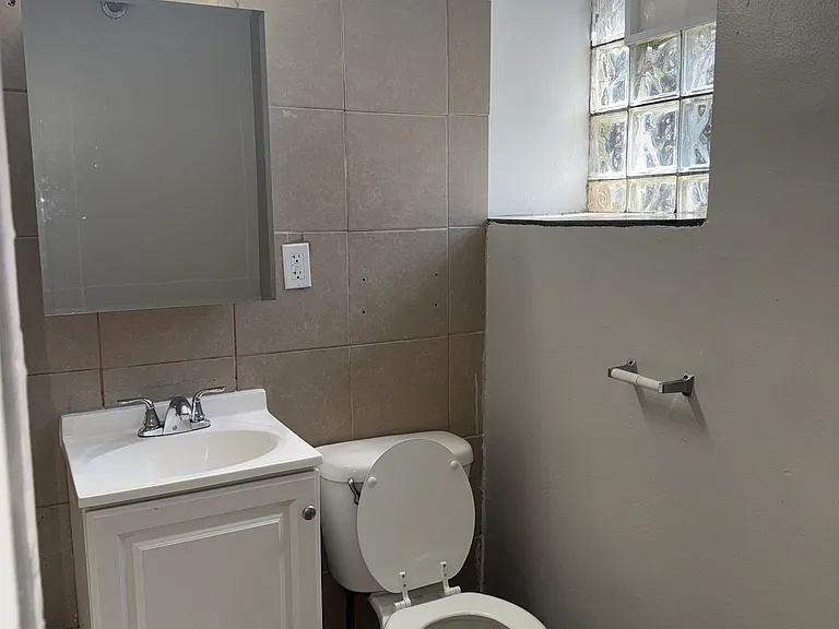 7009 N Paulina St #4B — Photo 6