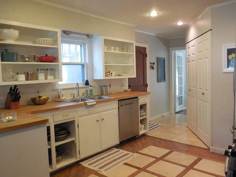 3304 NW 22nd St — Photo 12