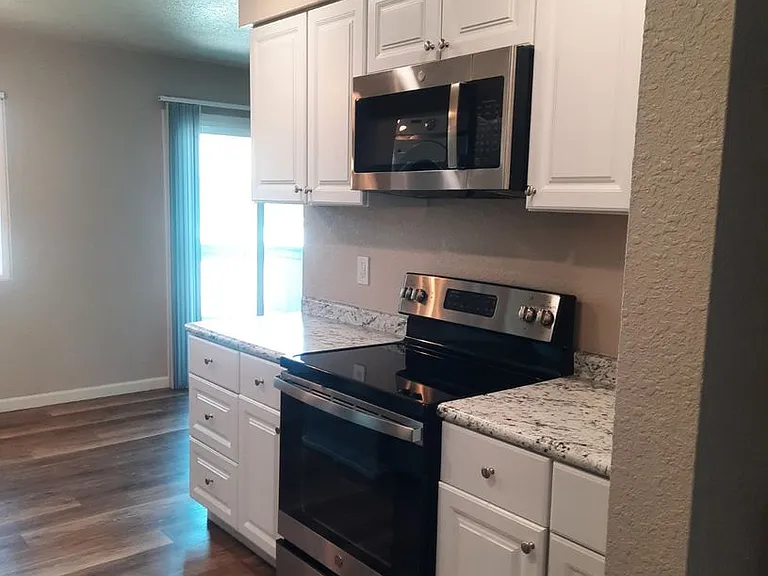 Canyon Club Apartments — Photo 68