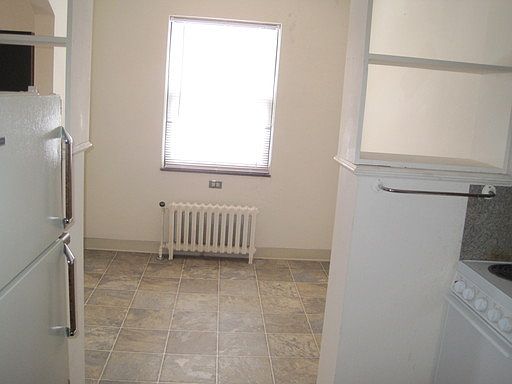 3rd image of 2332 N High St APT 8