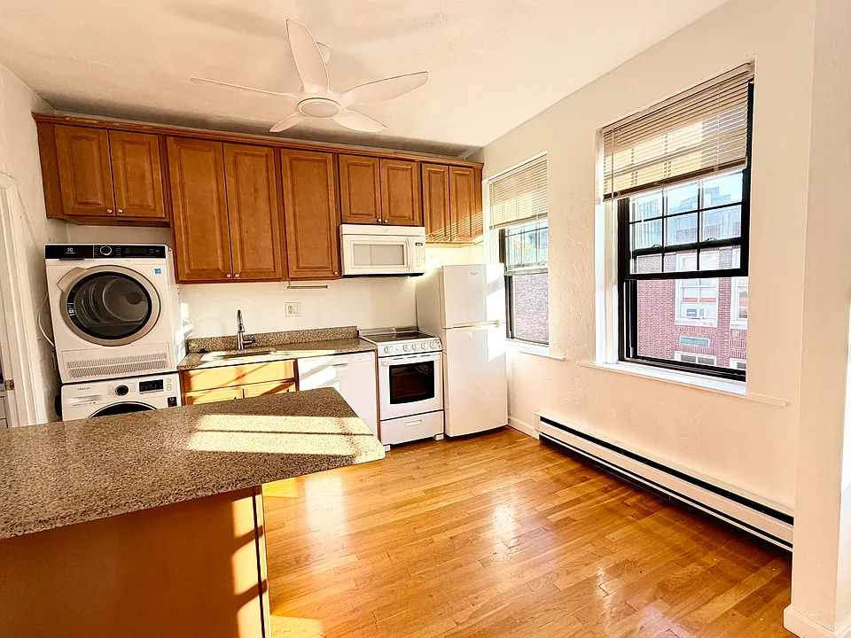 11 Charter St #4