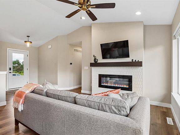 4th image of 113 Dogwood Ln