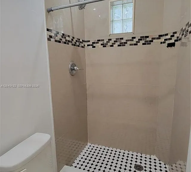 14200 NE 15th Ave #B — Photo 9