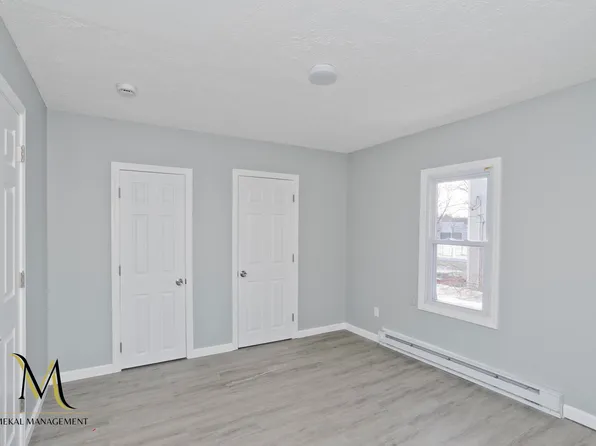 129 Center St Floor 2, Holyoke, MA 01040