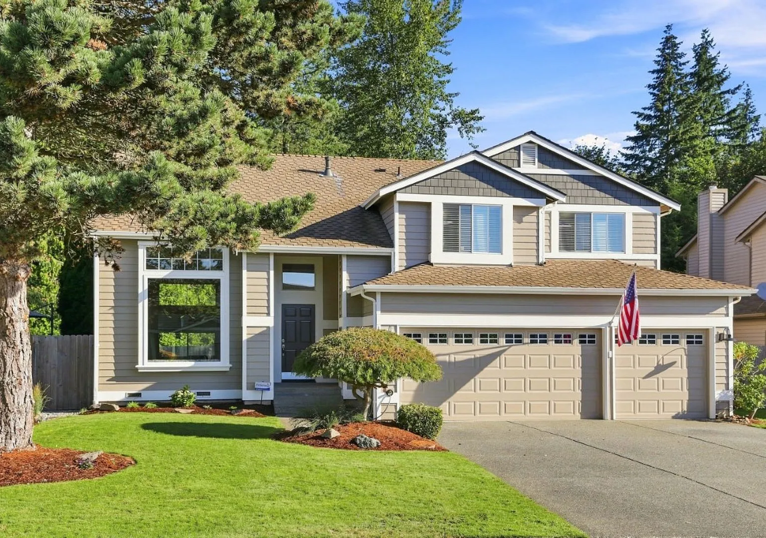 3Bd/2.5Ba Kent Home — Photo 1