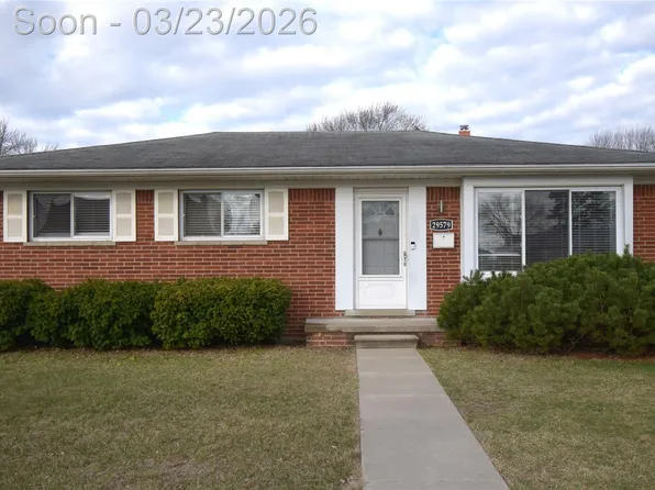 29579 Fairfield Dr, Warren, MI 48088