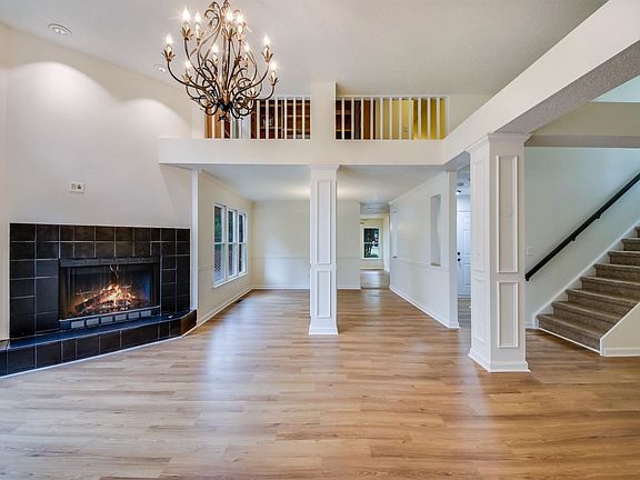 3rd image of 2675 Hill Gate Ct