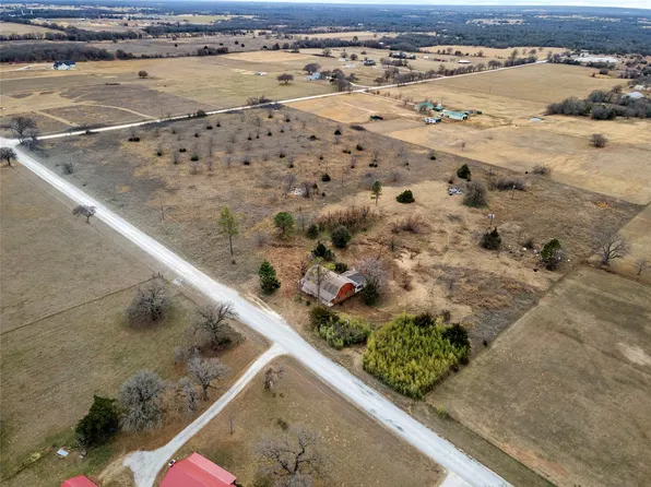 5068 Orchard Rd, Bowie, TX 76230