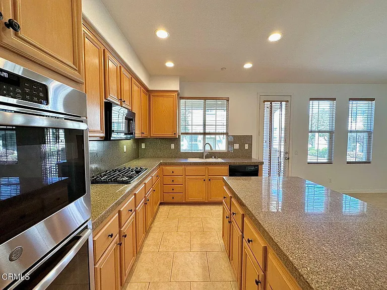 1202 Bayside Cir — Photo 21