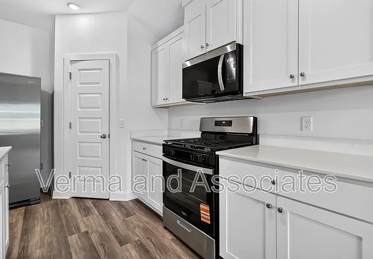 4771 W Folsom St — Photo 9