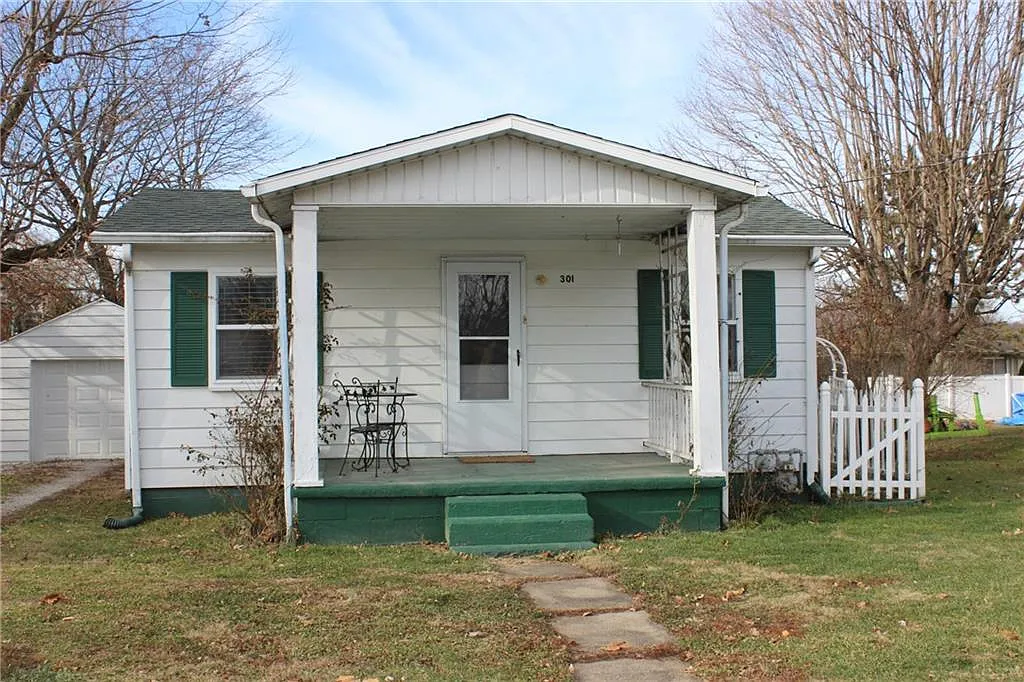 301 Wayne Ave photo 1