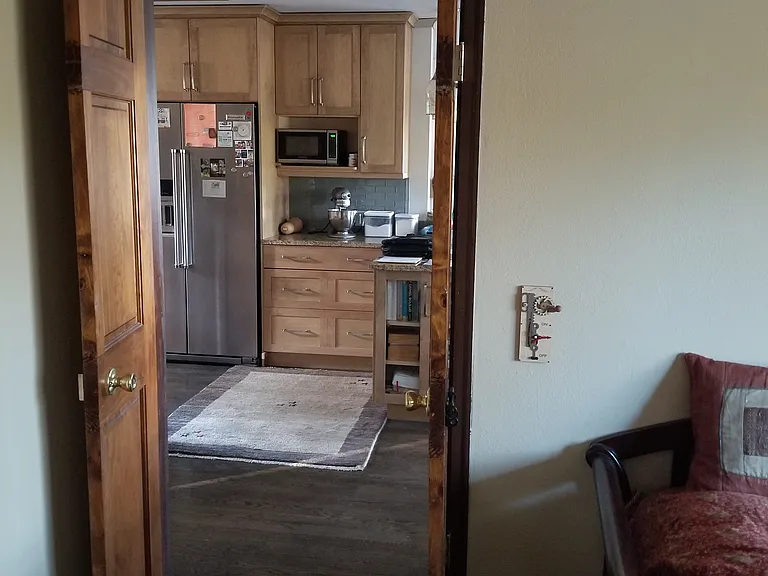 926 Village Green Ln — Photo 6