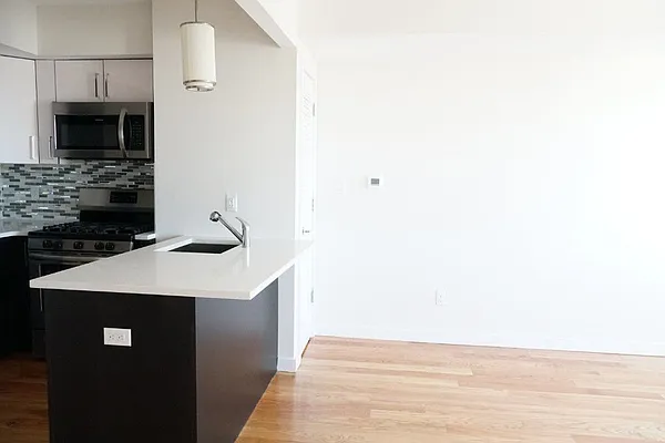 Rented by HighRiseNY | media 12