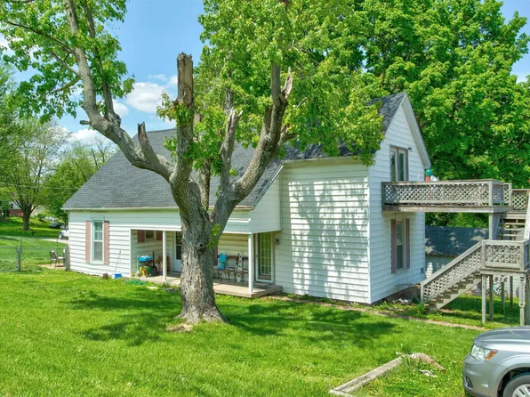 414 E 1st Ave, Huntingburg, IN 47542