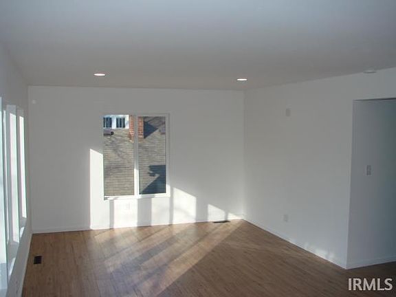 4th image of 1110 S Courtland Ave