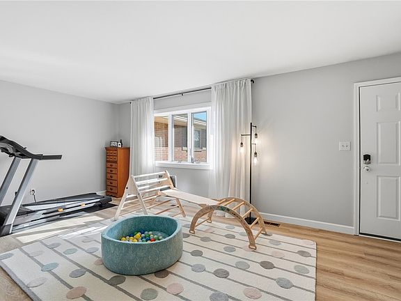 5th image of 2826 Shetterly Ln