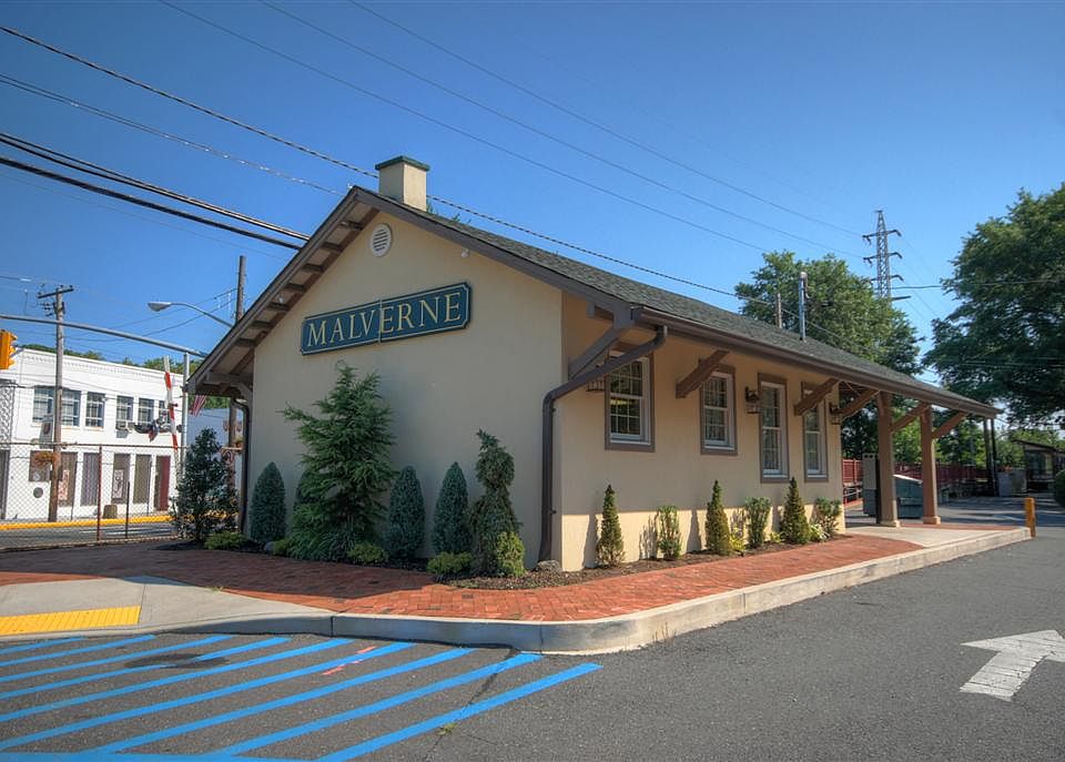 1st image of 11 Toomer Pl