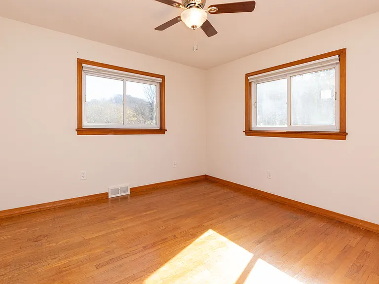 938 Ratcliff Cove Rd — Photo 8
