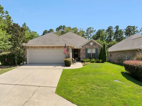 135 Cottage Dr, Hattiesburg, MS 39402