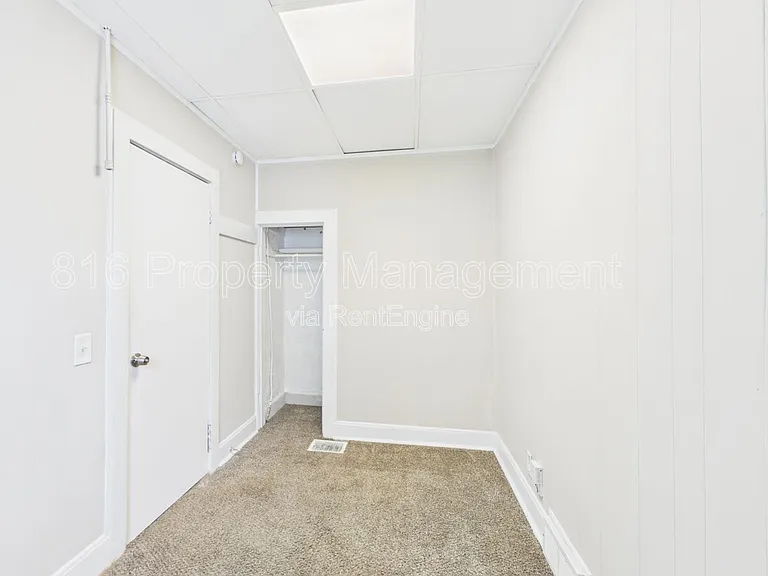 1222 S 40th St — Photo 17