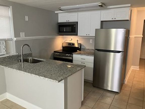 4th image of 1017 Westover Ave #A
